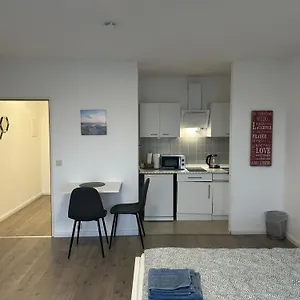 Stay-happy Flat In Halstenbek
